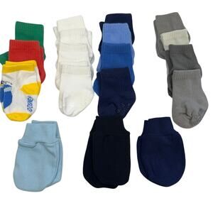 Baby socks & mittens 0-3 months 15 pair new socks & mittens , Fruit of the Loom